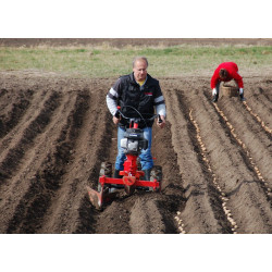 nosič hrobkovacích radlic NM1-001 + dvě hrobkovací radlice