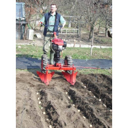 nosič hrobkovacích radlic NM1-001 + dvě hrobkovací radlice