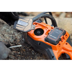 Husqvarna 550i XP ( bez baterie a nabíječky )